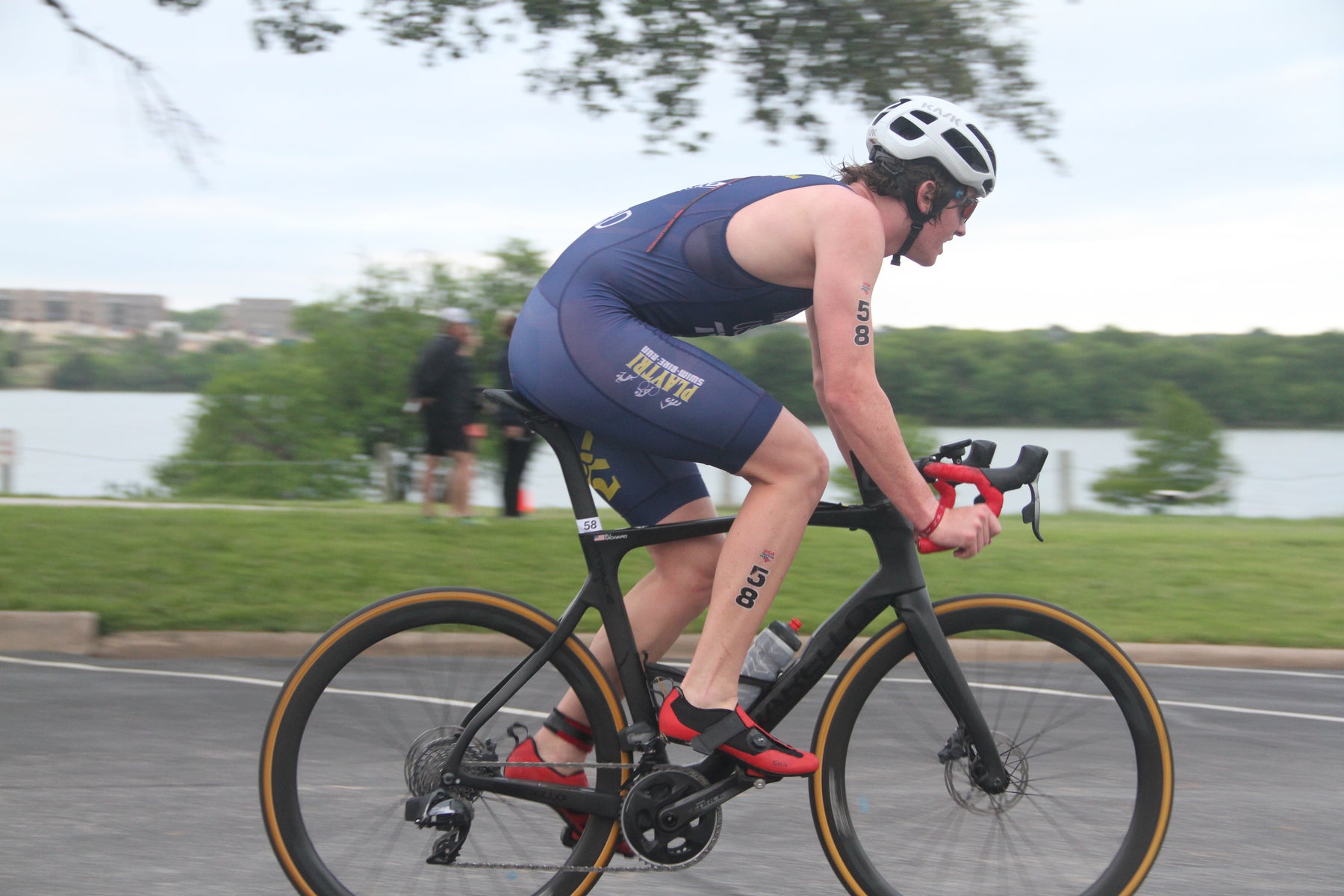 What to Wear for Triathlon Training vs Racing