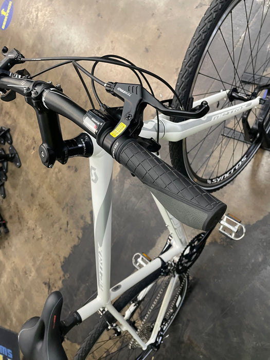 Scott Metrix 20 Shimano Sora 9 Speed - Demo