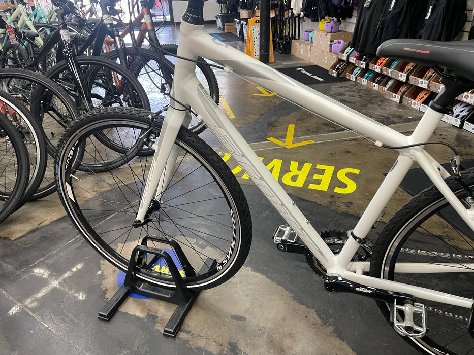 Scott Metrix 20 Shimano Sora 9 Speed - Demo