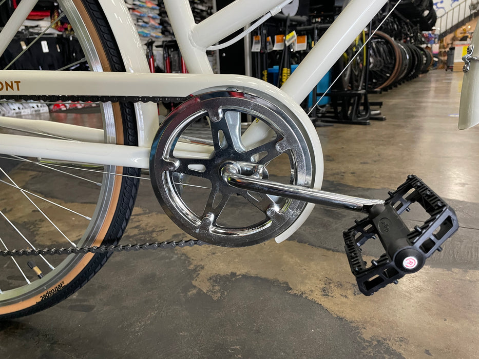 Retrospec Beaumont 7-Speed Step-Thru City Bike - Eggshell