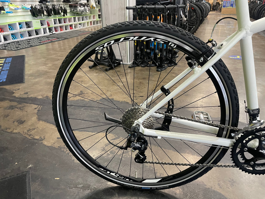 Scott Metrix 20 Shimano Sora 9 Speed - Demo