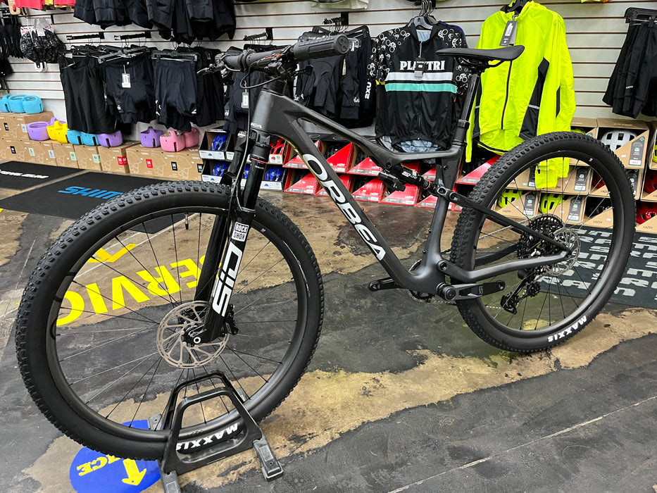 Orbea Oiz M10 AXS SRAM Flight Attendant SID Ultimate
