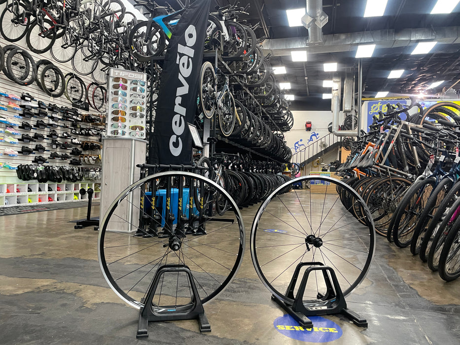 Shimano WH-RS100 Rim Brake 700c Wheelset - OUT OF BOX