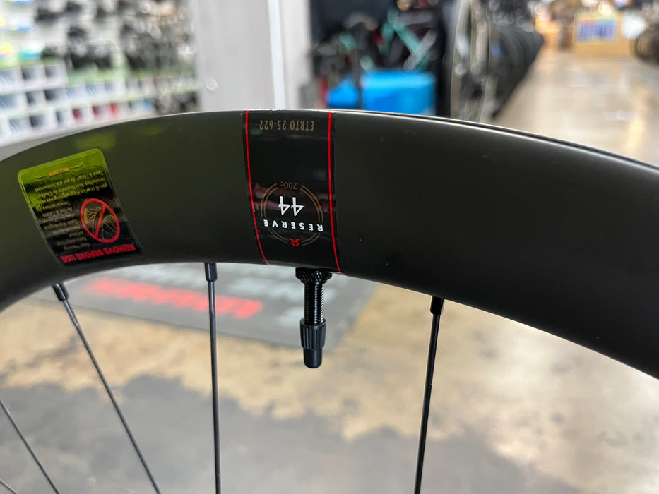 Reserve Wheels 40/44 Disc Tubeless Carbon Wheelset
