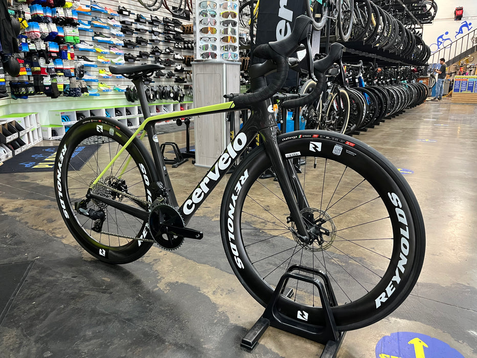 Cervelo R5 SRAM Rival eTap AXS w/ Reynolds AR60 Wheels