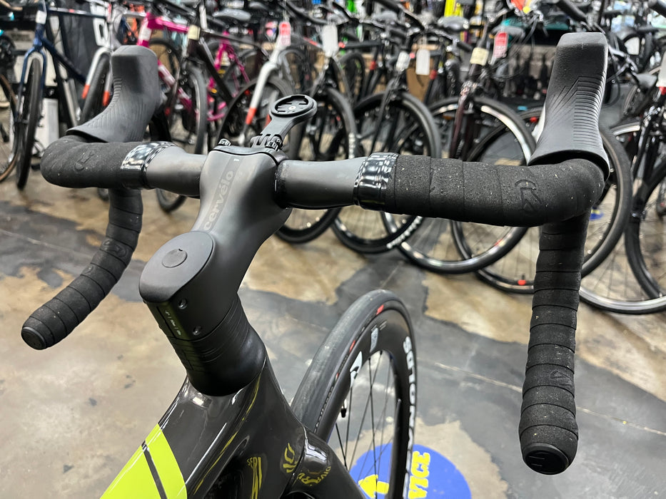 Cervelo R5 SRAM Rival eTap AXS w/ Reynolds AR60 Wheels