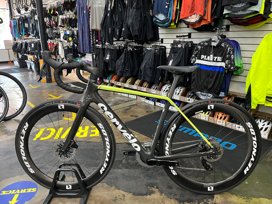 Cervelo R5 SRAM Rival eTap AXS w/ Reynolds AR60 Wheels