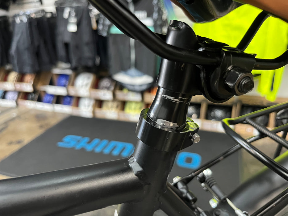 Retrospec Beaumont City Bike - 7 Speed - Matte Black DEMO