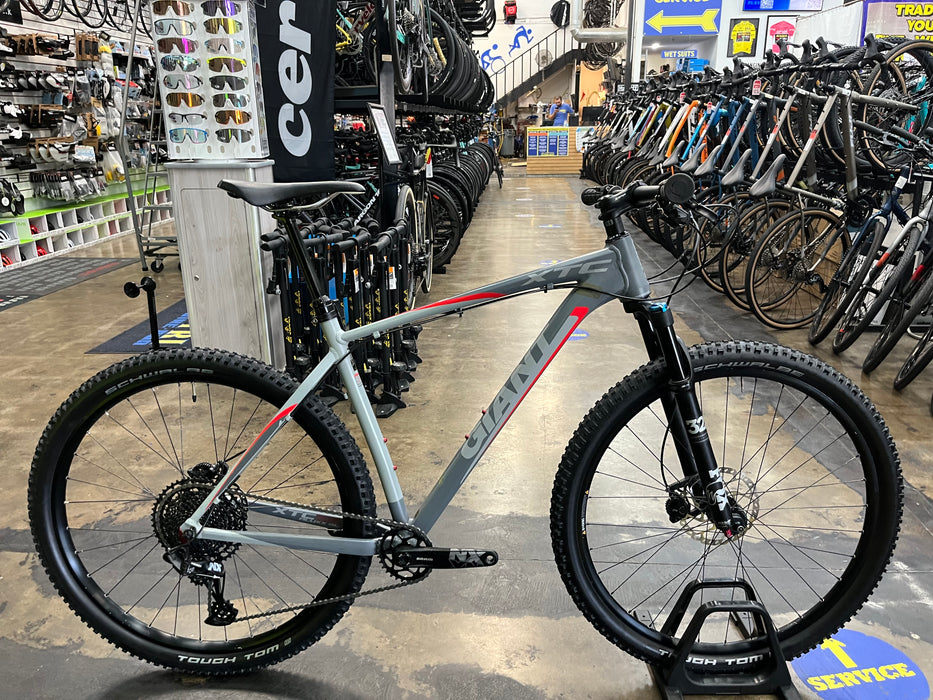 Giant XTC 29 2 SRAM NX Eagle 12 Speed - Gray/Red USED