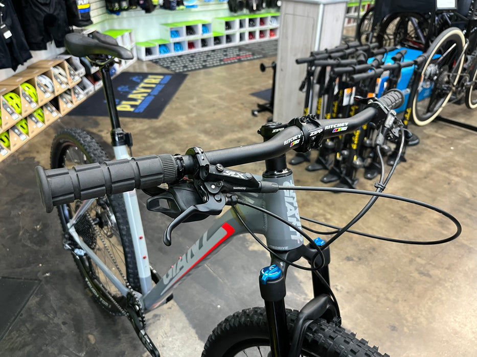 Giant XTC 29 2 SRAM NX Eagle 12 Speed - Gray/Red USED
