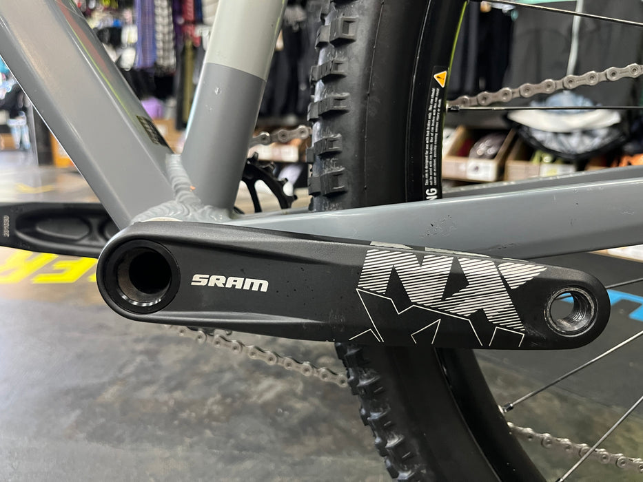 Giant XTC 29 2 SRAM NX Eagle 12 Speed - Gray/Red USED