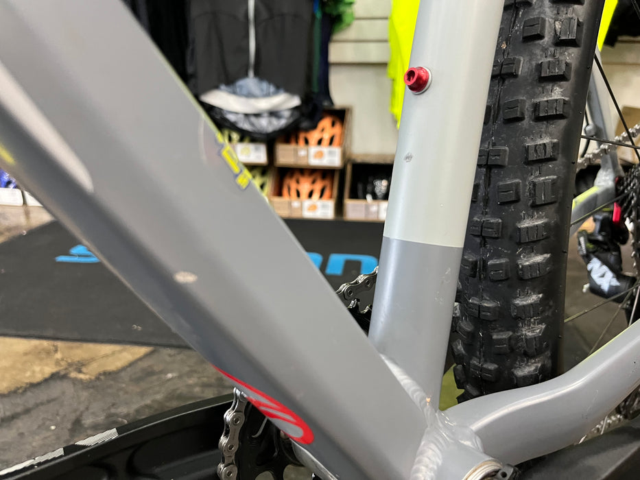 Giant XTC 29 2 SRAM NX Eagle 12 Speed - Gray/Red USED