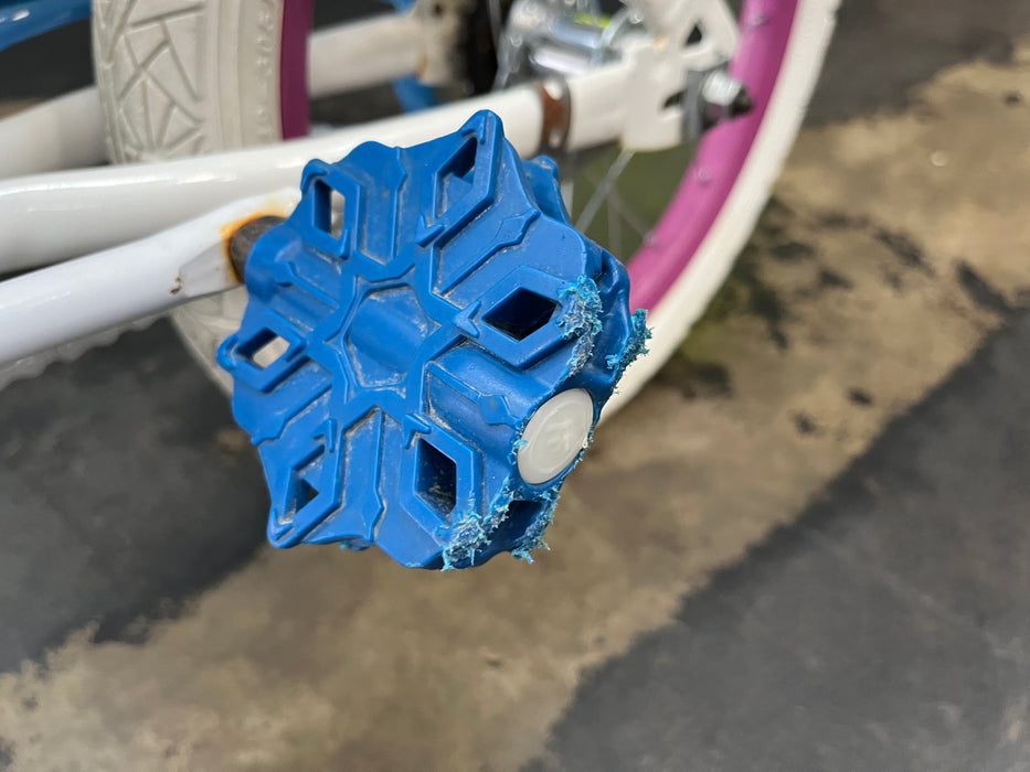 Huffy Frozen 16 Kid's Bike - Frozen USED