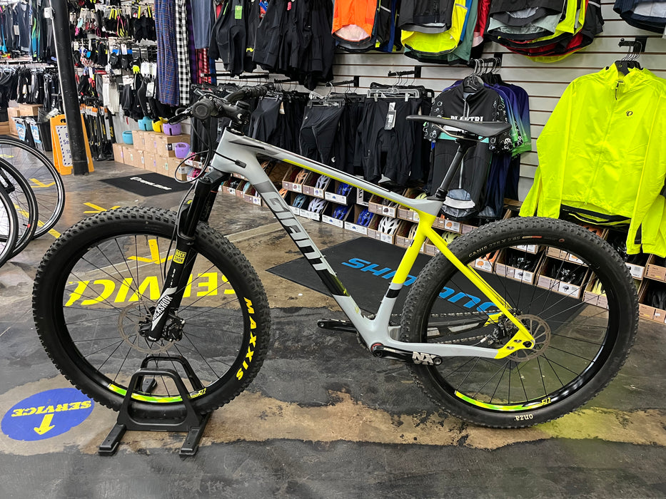 Giant XTC Advanced 27.5+ Single Speed - Grey USED