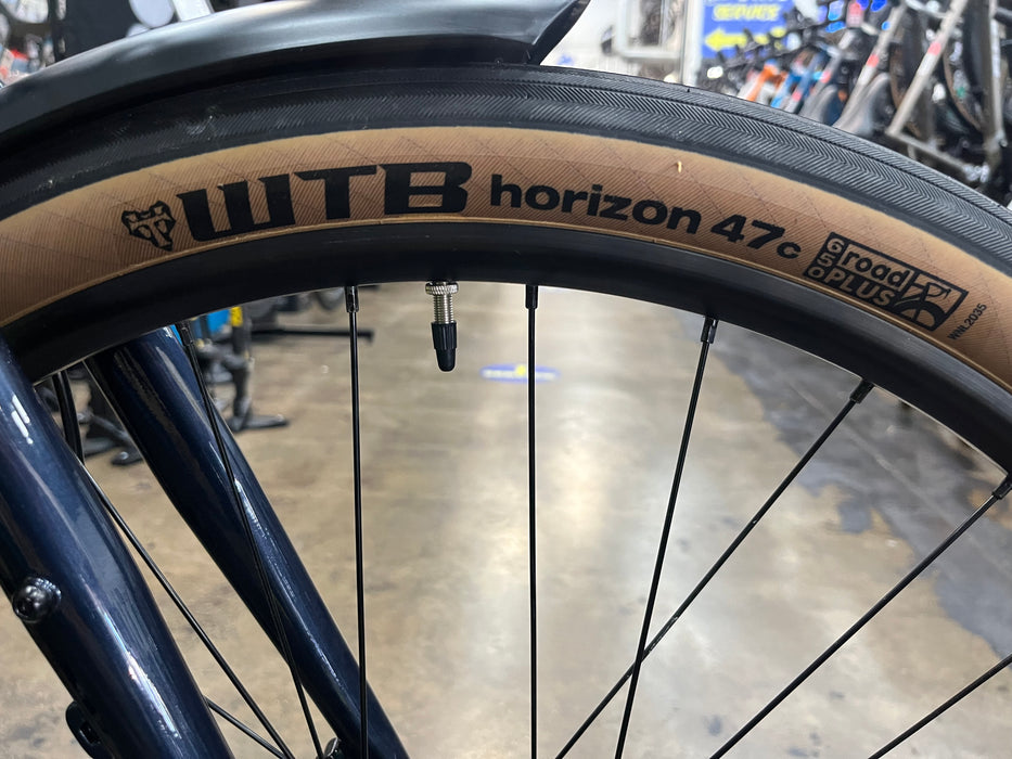 Breezer Bikes Doppler Cafe+ Shimano Deore 10-Speed - Deep Blue