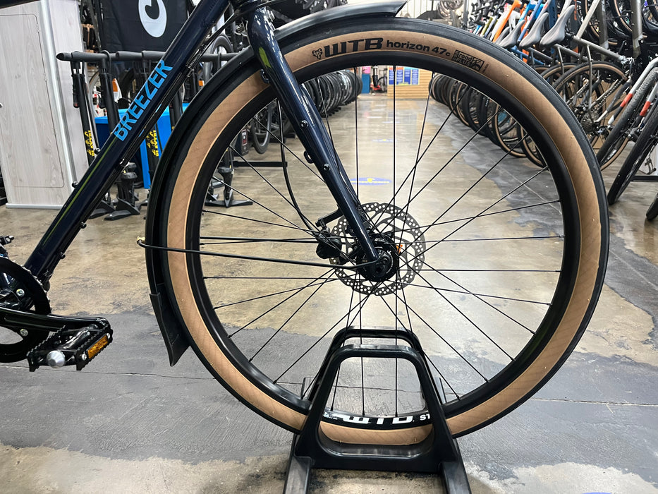 Breezer Bikes Doppler Cafe+ Shimano Deore 10-Speed - Deep Blue