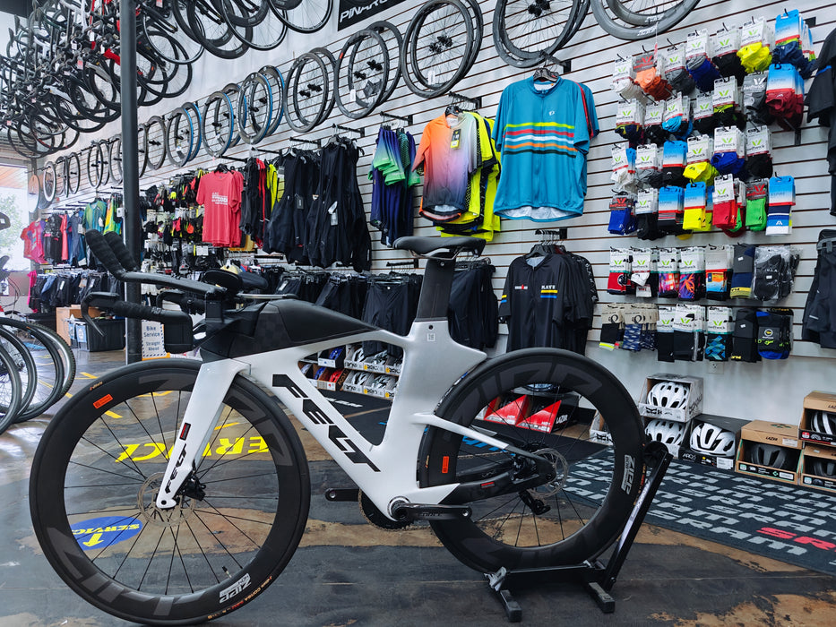 Felt IA FRD 2.0 SRAM Force D1 eTap AXS 1X Powermeter ZIPP 404/808 Firecrest Wheels