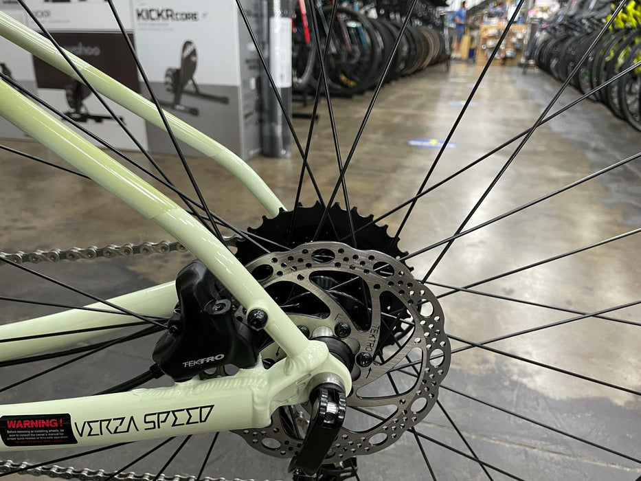 Felt Verza Speed 40 Mid-Step Shimano Altus - Glow Green
