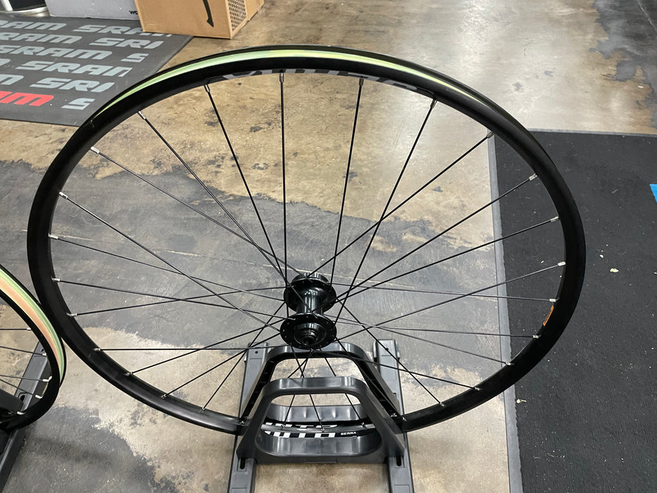 WTB Serra i23 Wheelset 700c Tubeless Ready 12x100mm/12x142mm Thru Axle 6-Bolt Disc DEMO