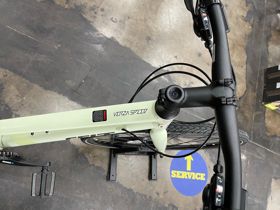 Felt Verza Speed 40 Mid-Step Shimano Altus - Glow Green