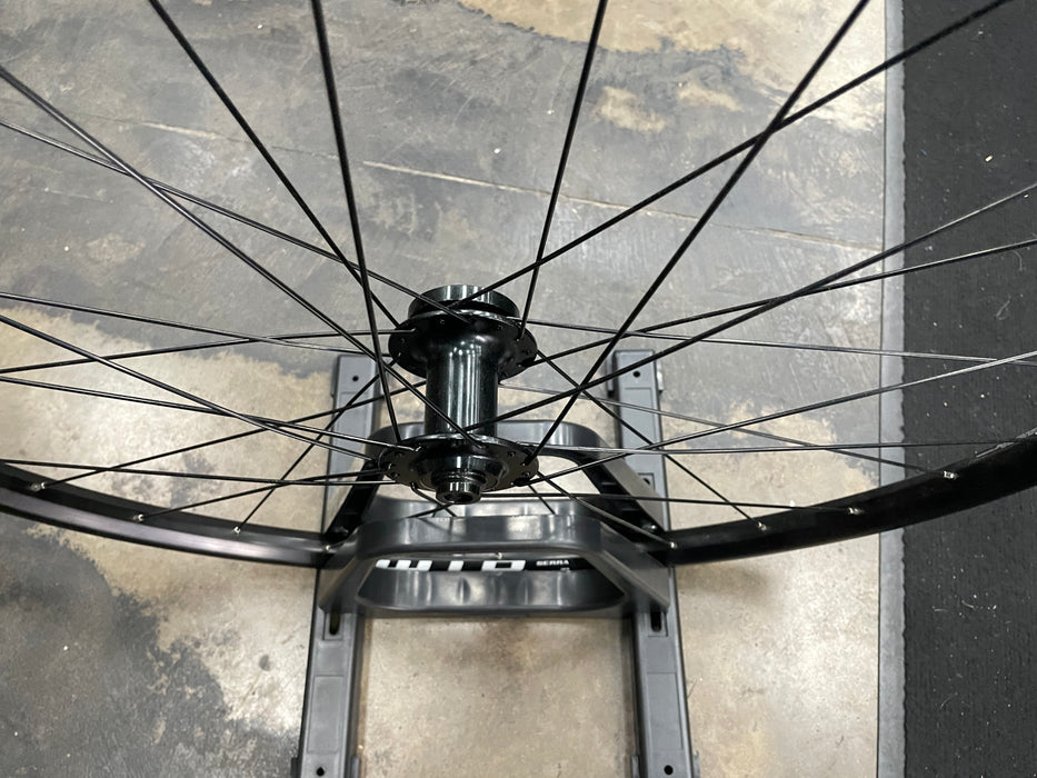 WTB Serra i23 Wheelset 700c Tubeless Ready 12x100mm/12x142mm Thru Axle 6-Bolt Disc DEMO