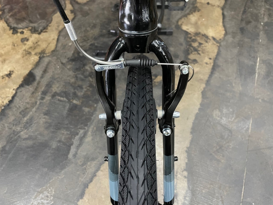 Fuji Absolute 2.1 Shimano Tourney - Black