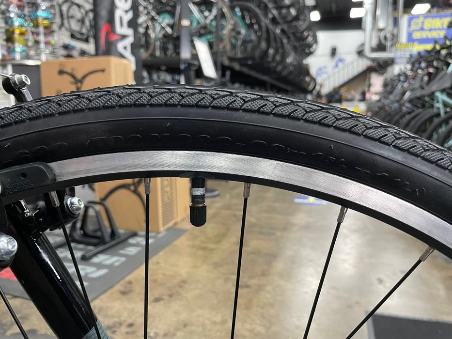 Fuji Absolute 2.1 Shimano Tourney - Black