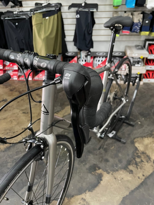 Fuji Sportif 2.1 MircoShift R9 - Tech Silver
