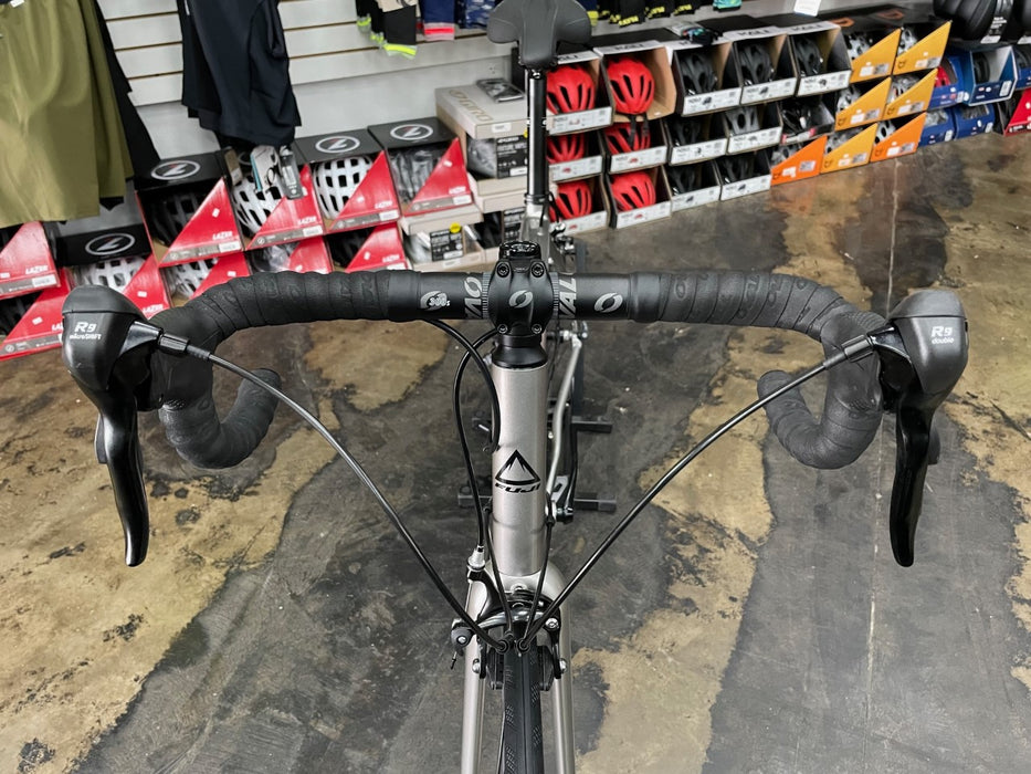 Fuji Sportif 2.1 MircoShift R9 - Tech Silver