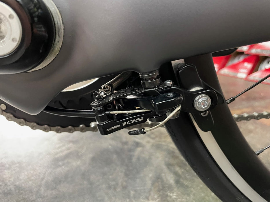 Felt IA 10 Rim Brake Ultegra Di2 11 Speed - Silver/Gray/Black